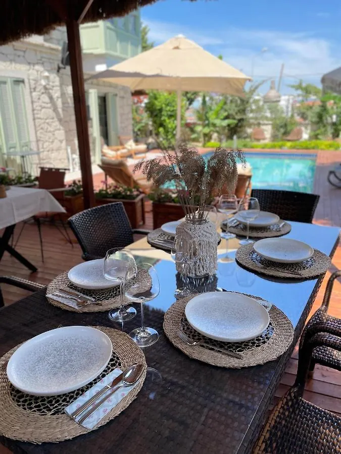 Ella Alacati Otel Ildiri Hotel