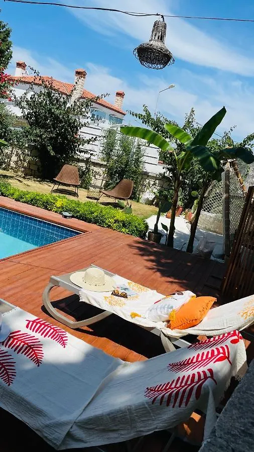 Ella Alacati Otel Ildiri